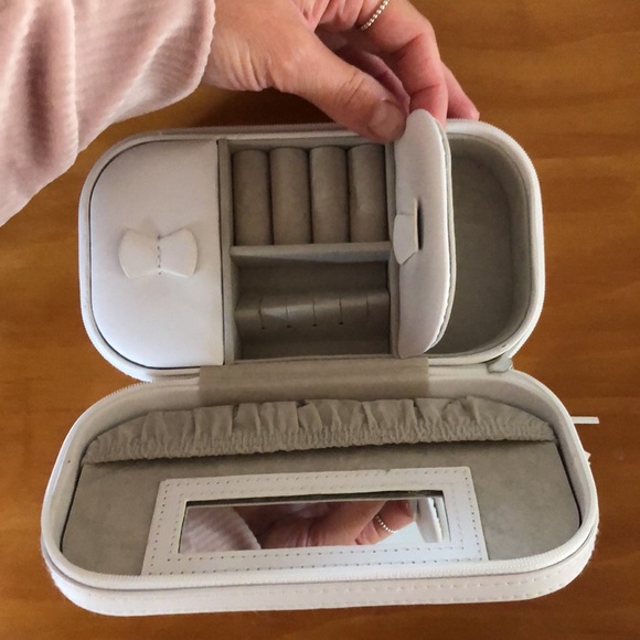 Cynthia Rowley Zipped Travel Jewelry Box 🌵🦙print - Picture 6 of 9